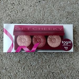 NIB - Clinique Get Cheeky Blush Palette
